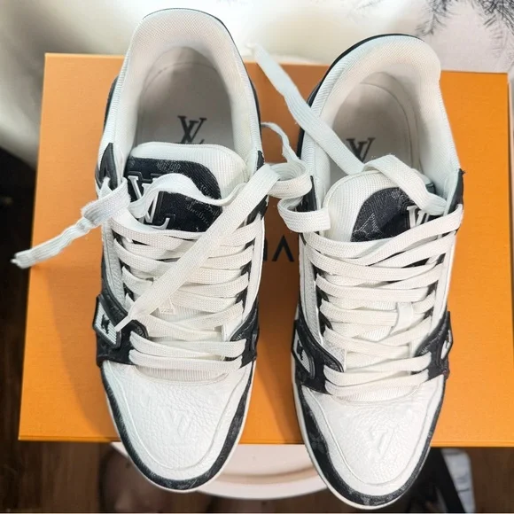 Louis Vuitton Monogram Black and White Sneakers - Picture 4 of 16